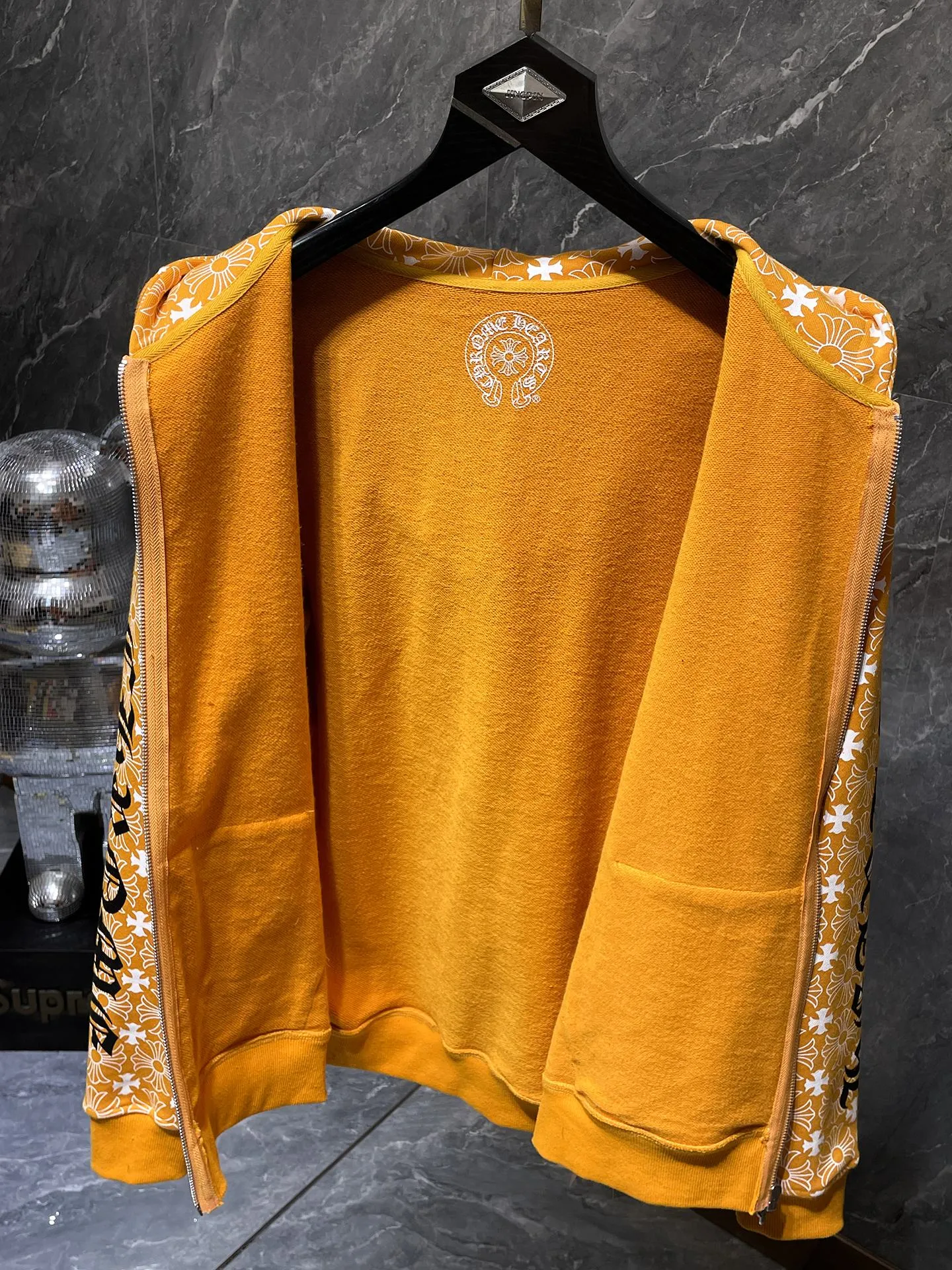 P260 Chrome Hearts Autumn and Winter 2025 Counter Synchronization ❤️ Chrome Hearts Horseshoe Dark Pattern Logo Blue Zipper Sweater Improved Customized Version 1:1 High Weight High Quality Fabric Recommended Colors: Customized Blue Customized Green Customized Orange Sizes: S, M, L, XL